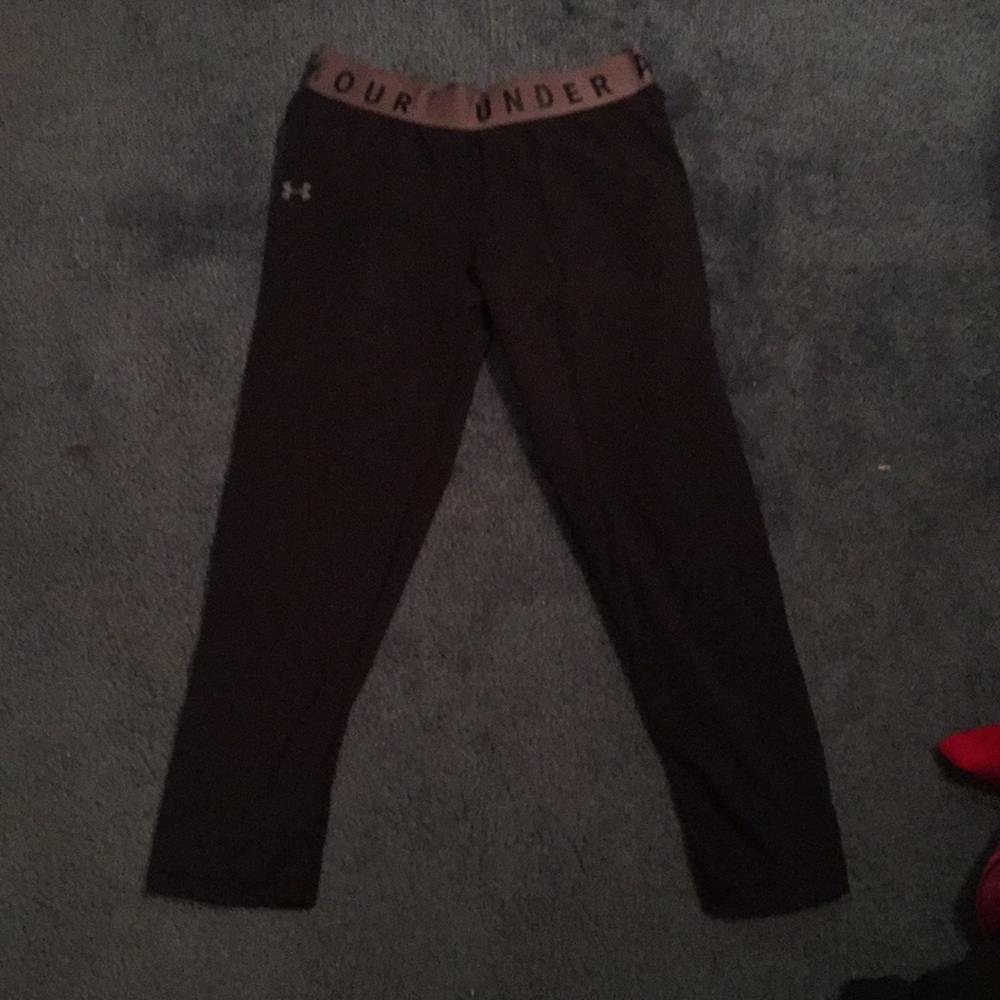 Black under armor leggings